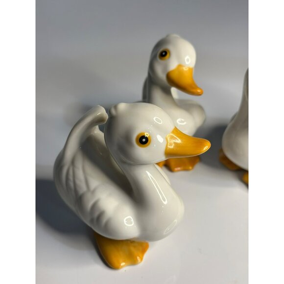 VTG HOMCO #1414 Ceramic Ducklings Set of 3 - White Duck Figurines 2.75” Tall - Picture 3 of 9